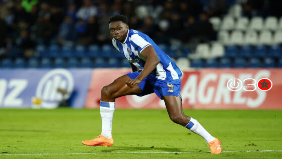 سامو أجيهوا لاعب بورتو خلال إحدى مباريات فريقه بالدوري البرتغالي