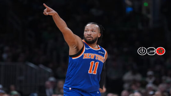 جالن برونسون لاعب نيويورك نيكس في المباراة أمام بوسطن سيلتيكس في دوري السلة الأمريكي للمحترفين