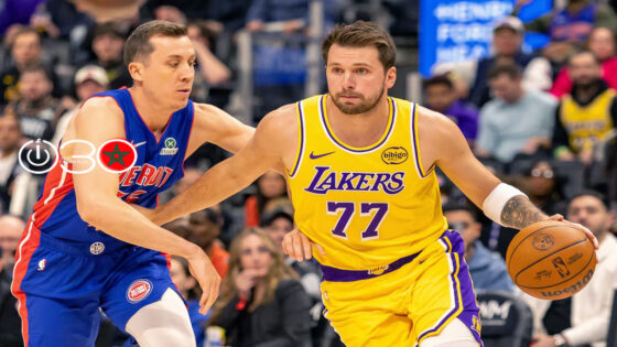 لوكا دونتشيتش لاعب لوس أنجلوس ليكرز في المباراة أمام ديترويت بيستونز 