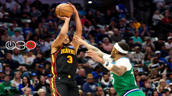 سي.جي مكولوم لاعب أتلانتا هوكس يسدد الكرة خلال مباراة الفريق أمام دالاس مافريكس