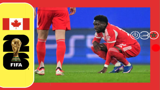 ألفونسو ديفيز مدافع بايرن ميونيخ يبدو محبطا بعد تعرضه للإصابة خلال المباراة أمام أتلانتا في دوري أبطال أوروبا