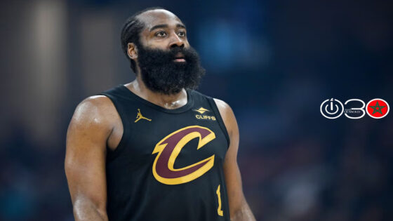 جيمس هاردن لاعب كليفلاند كافاليرز خلال المباراة أمام ديترويت بيستونز